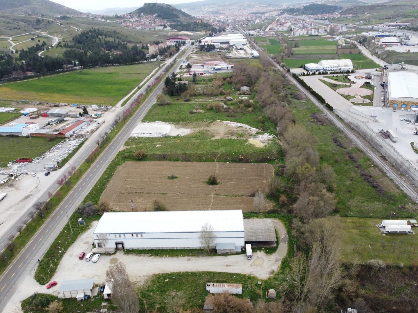 KURUOĞLU’ NDAN SATILIK SANAYİ İMARLI ARSA - 9