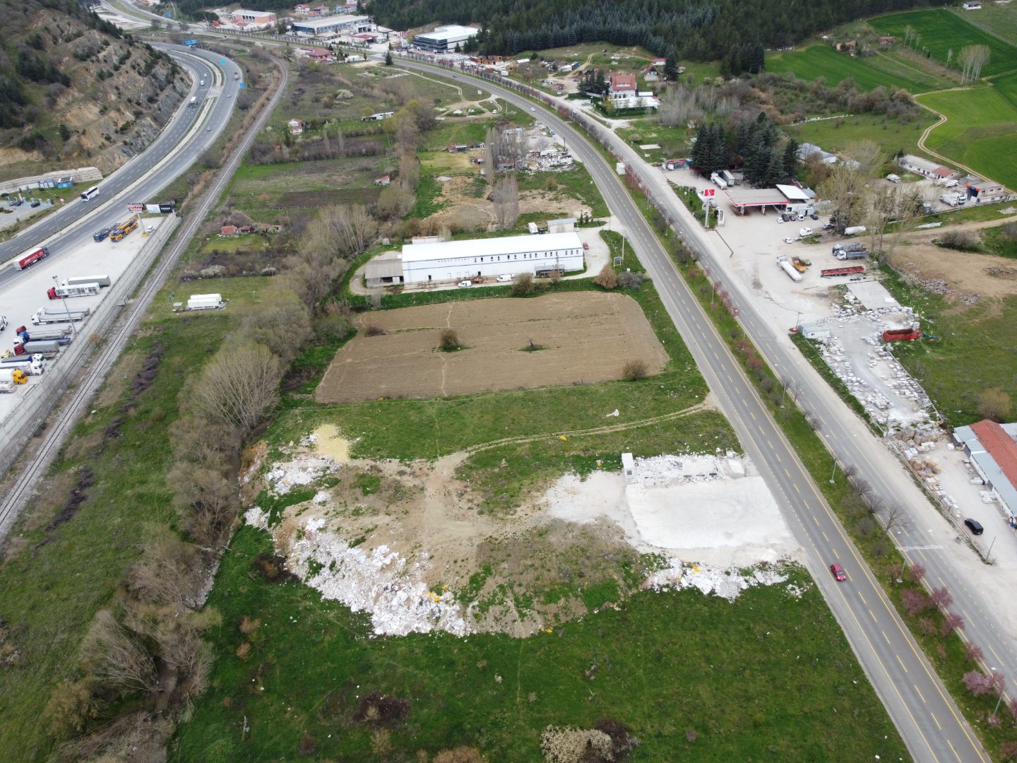 KURUOĞLU’ NDAN SATILIK SANAYİ İMARLI ARSA - 6