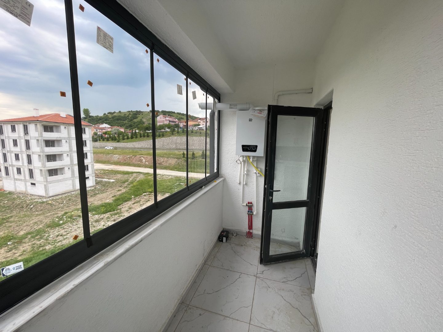 KURUOĞLU' NDAN FEN LİSESİ YANINDA KİRALIK 1+1 DAİRE - 3