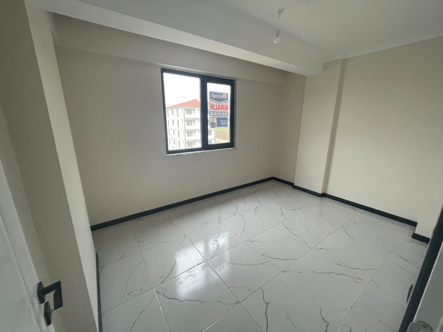KURUOĞLU' NDAN FEN LİSESİ YANINDA KİRALIK 1+1 DAİRE - 11