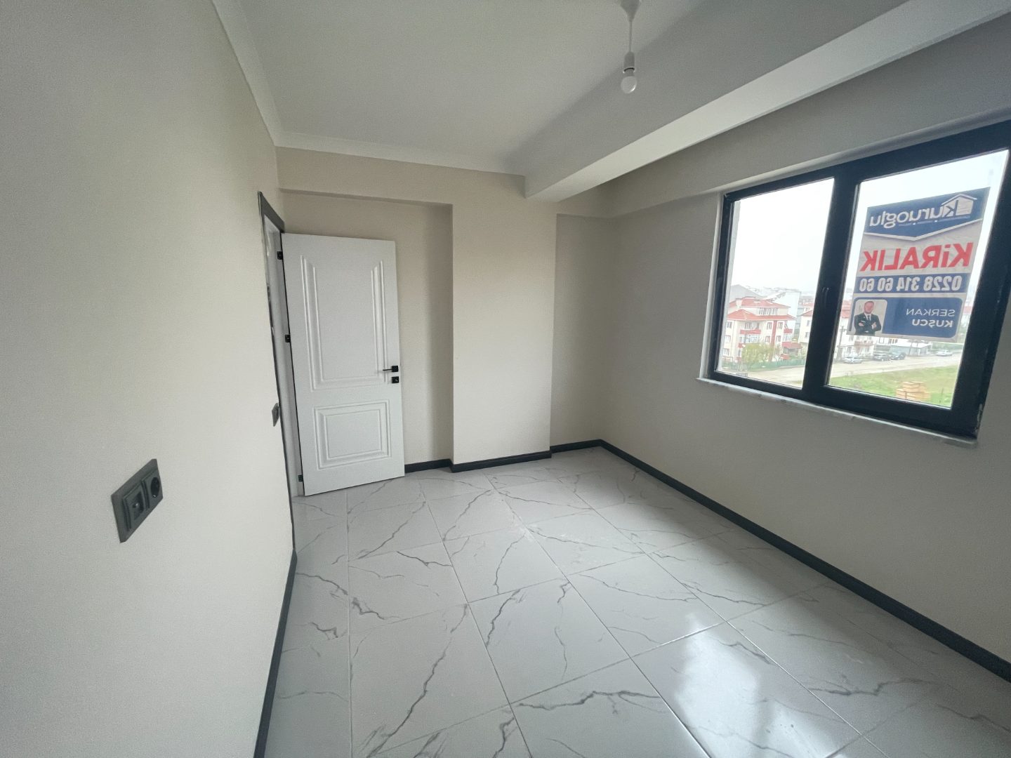 KURUOĞLU' NDAN FEN LİSESİ YANINDA KİRALIK 1+1 DAİRE - 16