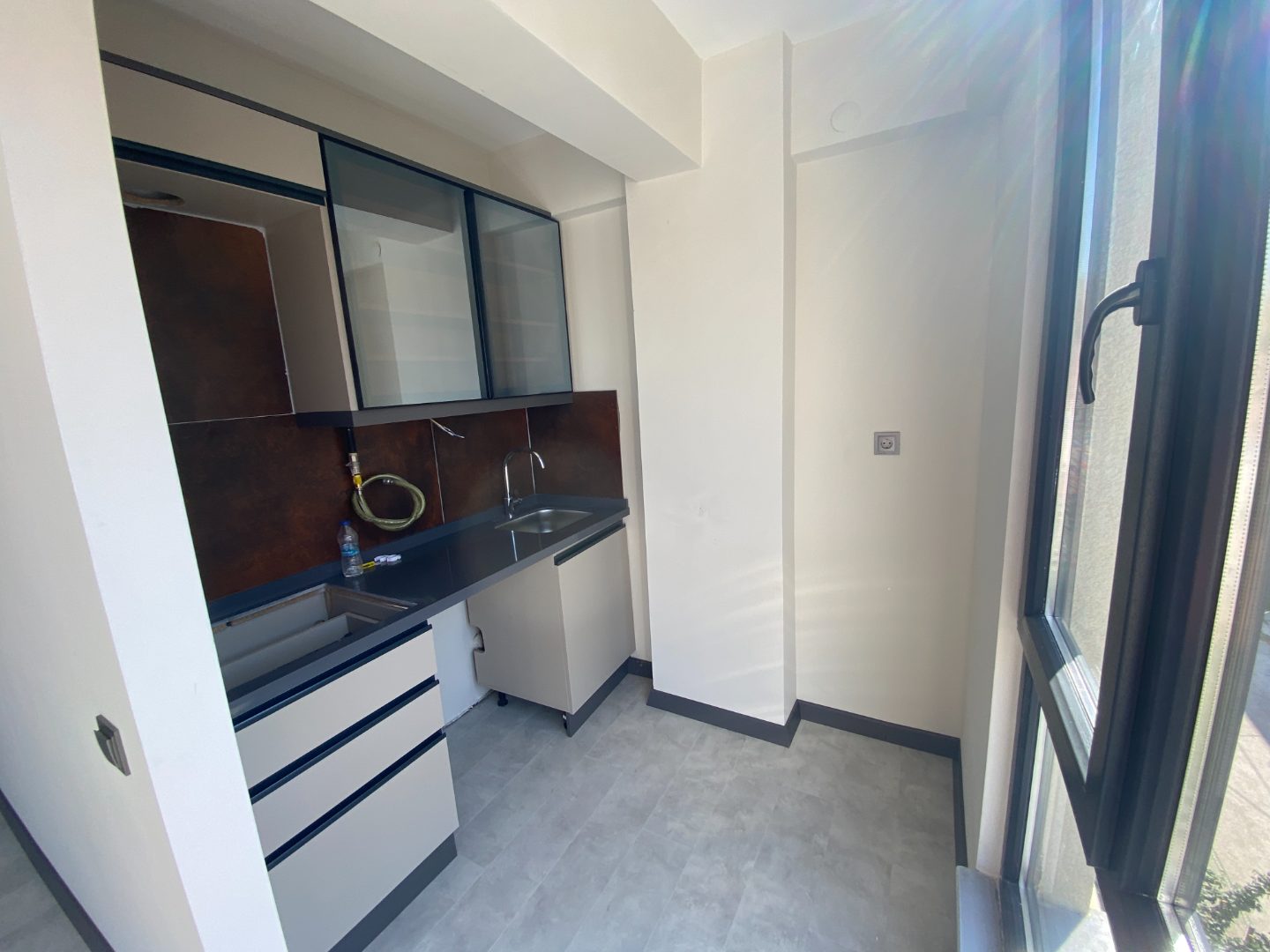KURUOĞLU 'NDAN KANAL BOYU BÖLGESİNDE 1+1 DAİRE - 5
